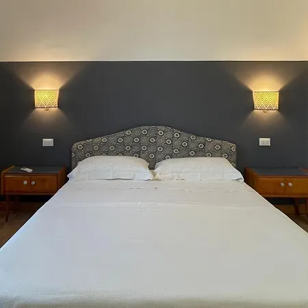 Oda ve Kahvaltı La Pausa